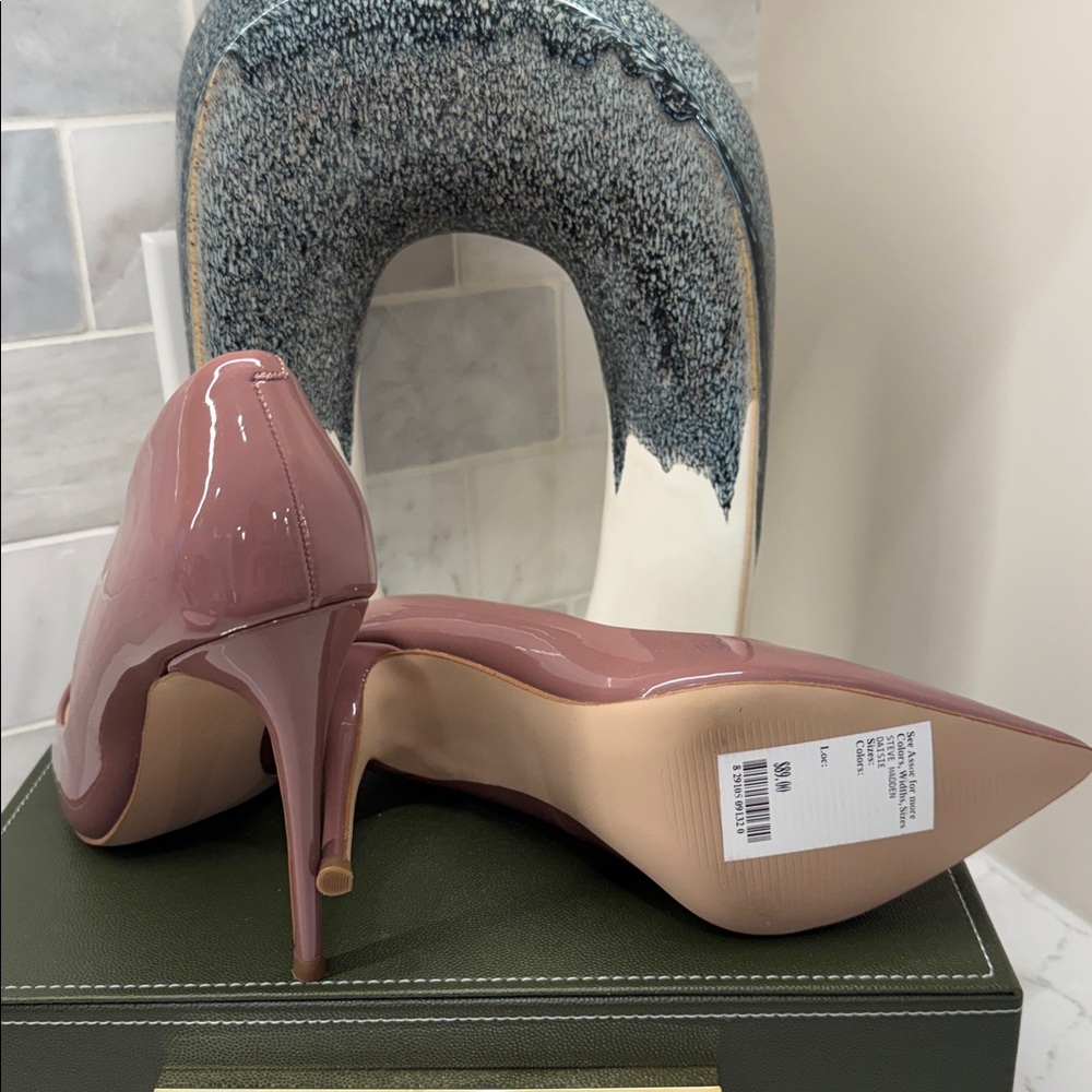 Steve Madden Daisie Pump - Picture 5 of 5